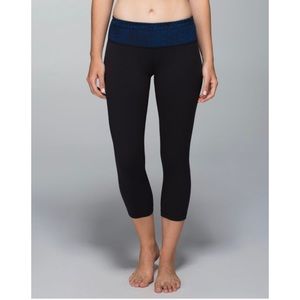 Lululemon Wunder Under Crop II Reversible Black/Sashico Star Inkwell Rugged 6